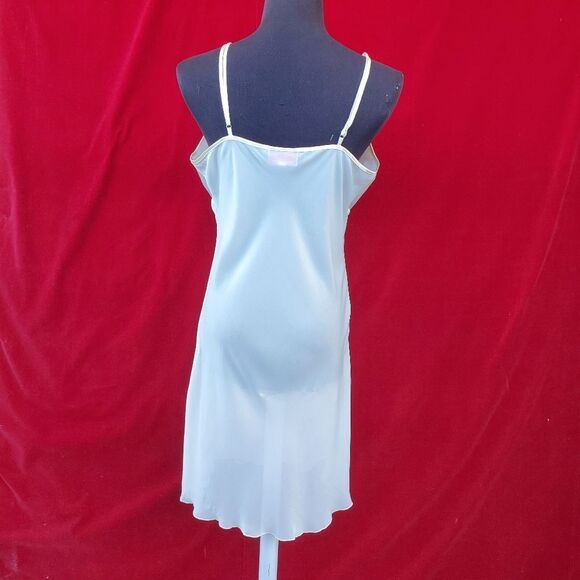 Bed of Roses sheer ivory chemise - Picture 4 of 14